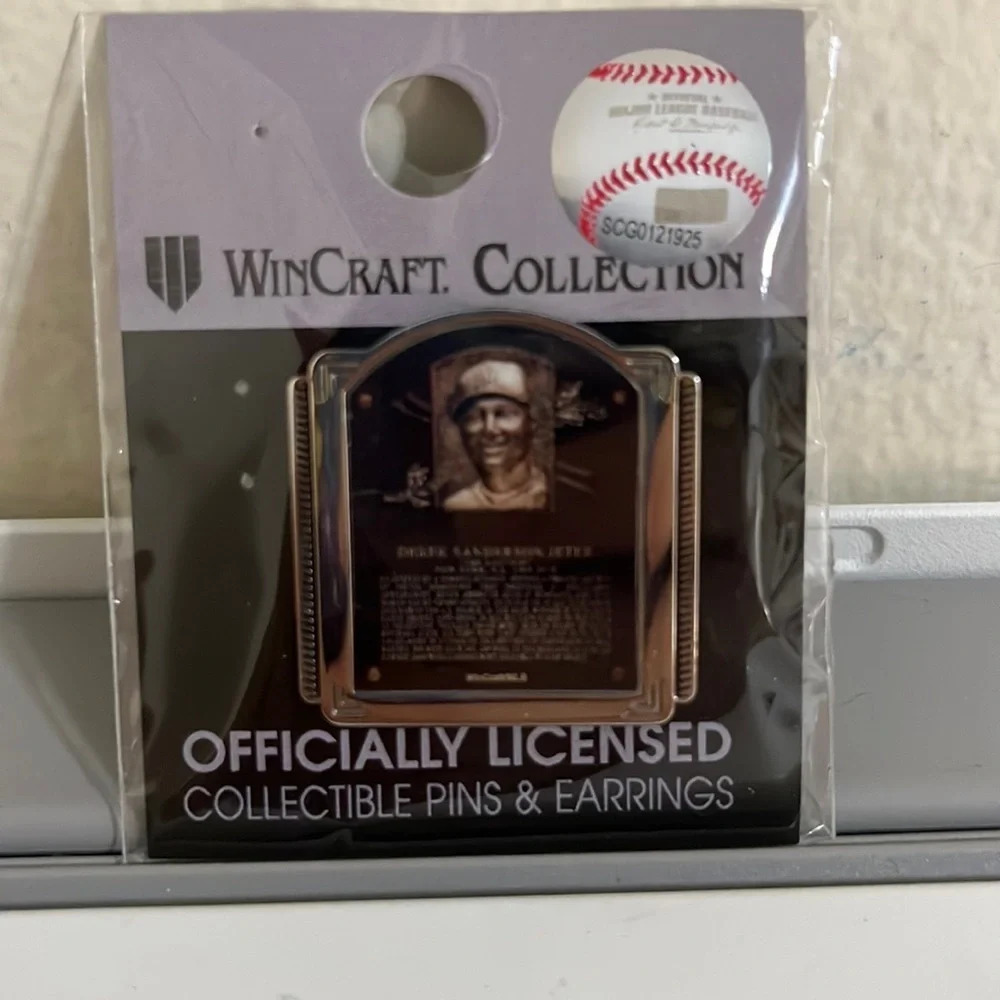 Derek Jeter Replica Plaque Pin